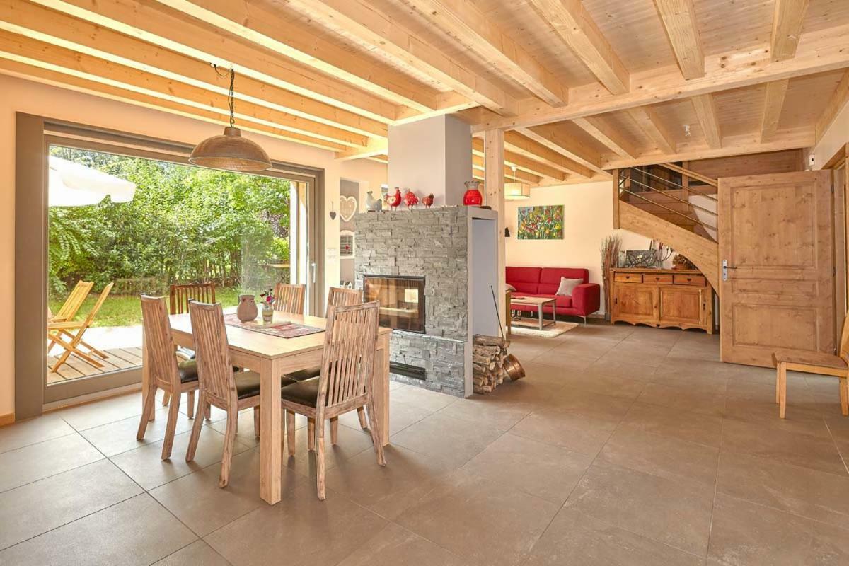 La Maison Des Coeurs Attignat-Oncin Luaran gambar
